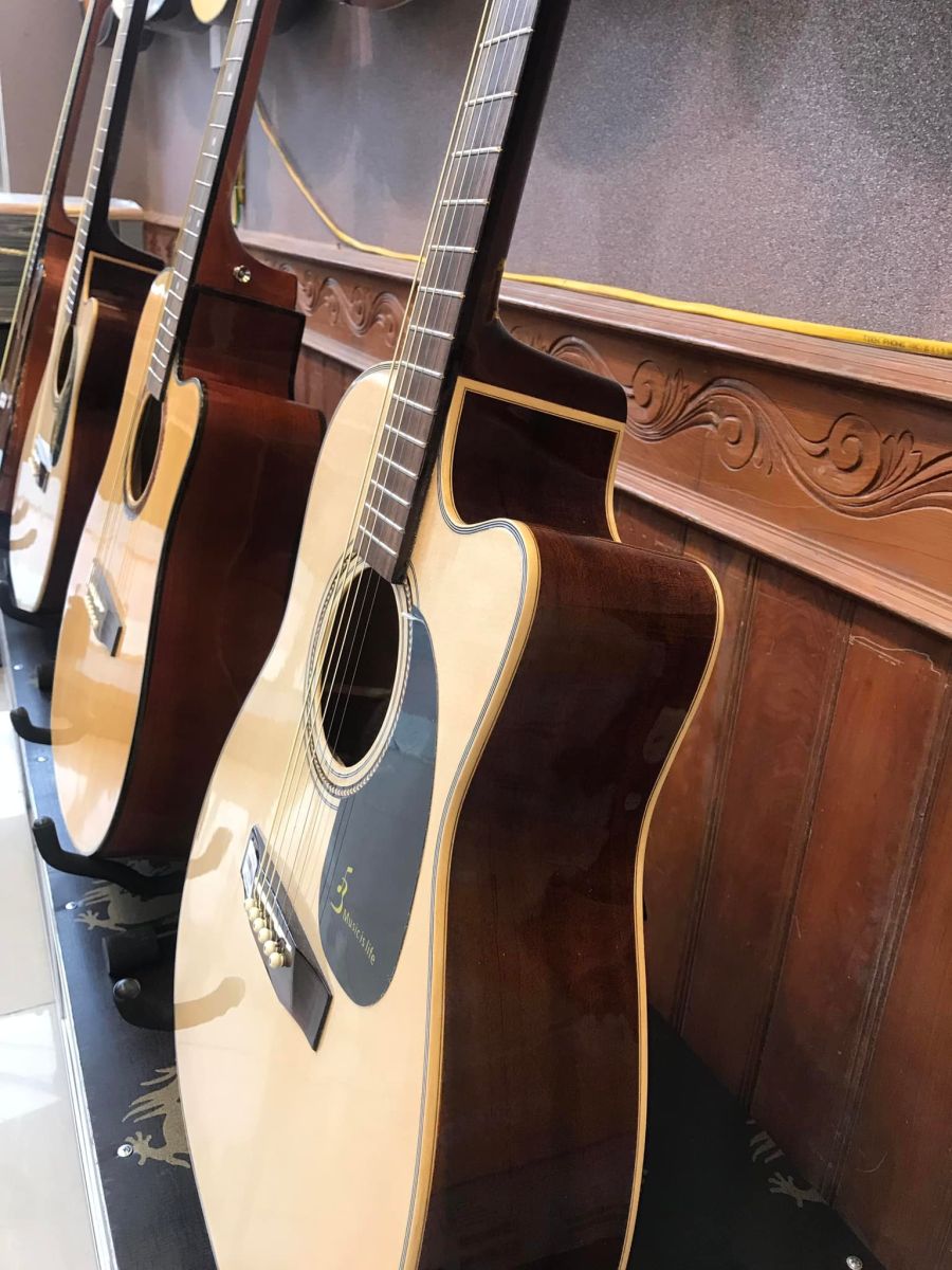 Chia sẻ 5 bước học đánh đàn guitar