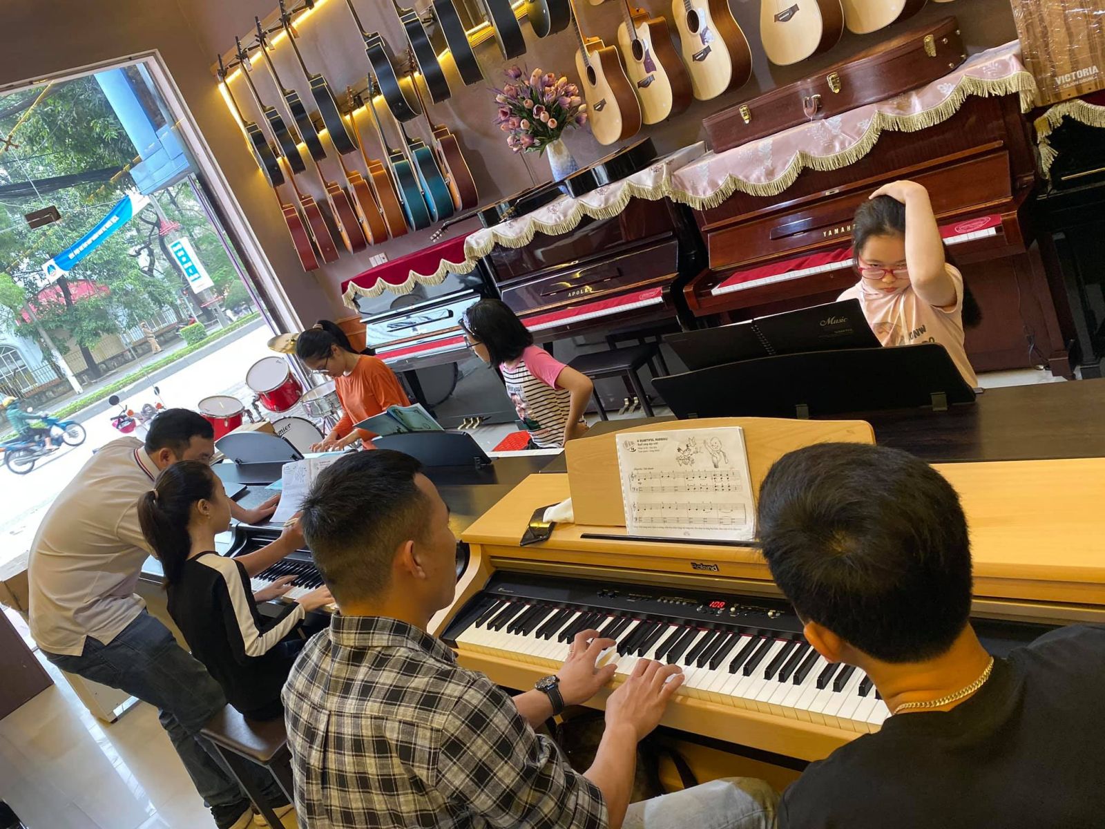 Lớp học đàn piano tại Thanh Hóa dành cho người lớn