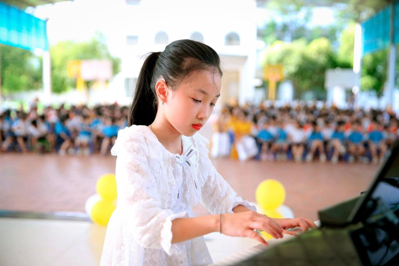 Những lợi ích tuyệt vời khi trẻ học piano